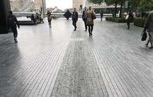 Anh: Dân tình mải dùng smartphone bị ngã xuống rãnh nước 30 tỷ, chủ dự án sợ kiện nên lấp bỏ luôn