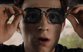 Spider-man "hoảng hốt như nhìn thấy ma" từ cái của kính ông chú thân yêu để lại: Không lẽ nhìn thấy Tony Stark?