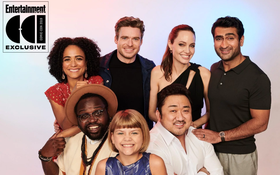 Bom tấn "The Eternals" của Marvel bị hội mẹ bỉm sữa Mỹ tẩy chay vì có nụ hôn đồng tính