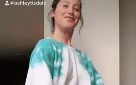 Clip 3 triệu view của Ashley Tisdale gây sốt: Nhảy cực yêu theo nền nhạc “High School Musical”, tự rèn luyện sức khoẻ khi cách ly phòng dịch Covid-19