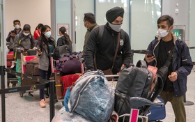 Máy bay siêu lây nhiễm từ Ấn Độ: Tổng cộng 52 người trên chuyến bay từ New Delhi dương tính với Covid-19