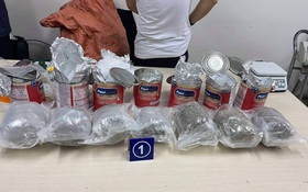 Gửi kem dưỡng da, trà, cafe, sữa từ nước ngoài về TP.HCM làm quà nhưng bên trong chứa hàng chục kilôgam ma tuý