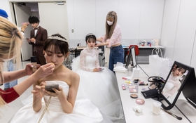 Nhức nhối tìm “bình hoa di động” đội lốt thi hoa khôi ở Nhật: Công ty người mẫu “sướng” vì tiện, thí sinh “khóc ròng” vì ăn kiêng
