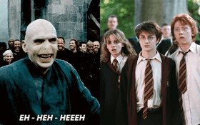 6 "hạt sạn" ngớ ngẩn ở Harry Potter khiến fan cứng cũng phải khó chịu: Trường Hogwarts quá sơ sểnh, Voldemort mắc sai lầm lớn?