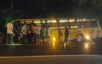 Tai nạn xe giường nằm kinh hoàng ở Long An