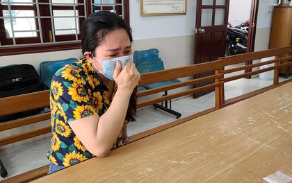 Mẹ đơn thân của 4 đứa con khóc nức nở khi bị bắt vì cùng nhân tình vượt rào giãn cách "ship" ma túy