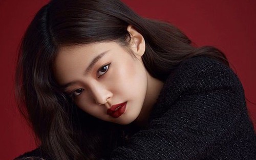 Jennie đại diện cho BlackPink đối đầu với Red Velvet, TWICE bằng màn debut solo vào tháng 11