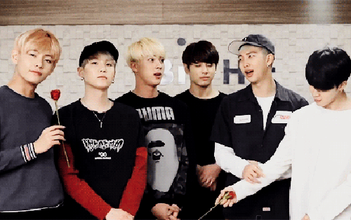 Trái với đồn đoán, BTS vẫn tiếp tục gia hạn hợp đồng cùng Big Hit Entertainment với số năm... bất ngờ