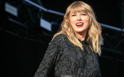 Chuẩn bị hết hạn hợp đồng, Taylor Swift đã được "ông lớn" trong ngành thu âm tại Mỹ ra giá 300 triệu USD