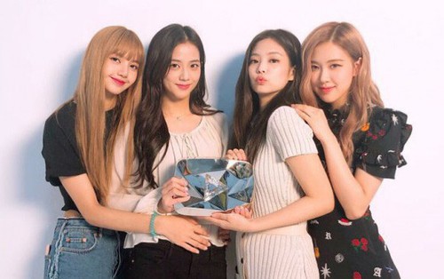 Sinh sau đẻ muộn nhưng kênh Youtube của BlackPink đang mang về khoản tiền khủng cho YG, bỏ xa các đàn anh khác