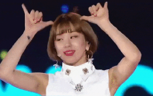 Phản ứng của idol Kpop khi đang “sung” thì tắt nhạc: Người tự tin chứng tỏ bản lĩnh, kẻ lúng túng vì lộ tẩy hát nhép