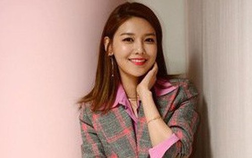 Thêm một thành viên của SNSD cuối cùng cũng được ra mắt solo sau 11 năm hoạt động,
