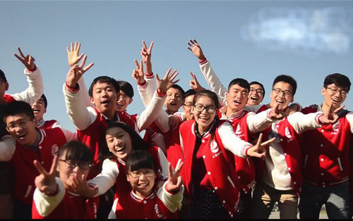 Lớp học nhà người ta: quy tụ 40 học sinh giỏi nhất các trường, nhận quỹ học bổng du học lên đến 35 tỷ đồng!
