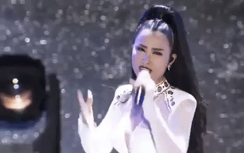 Tròn 1 năm trước, Đông Nhi khiến khán giả và truyền thông Hàn "phát sốt" trước màn biểu diễn đẳng cấp tại "Asia Song Festival 2017"