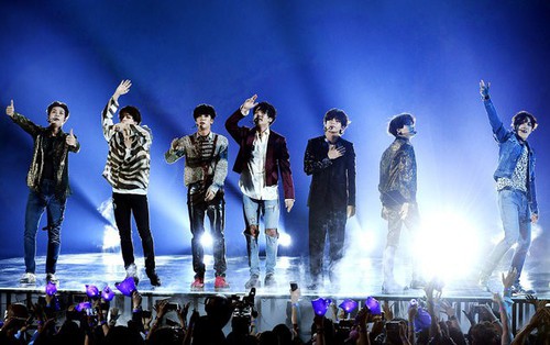 Top 10 nhóm nhạc Kpop đi tour "cá kiếm" nhiều nhất: BTS chỉ đứng cuối bảng, 2 vị trí đầu khá dễ đoán