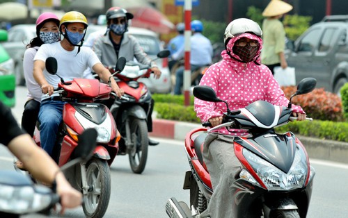 Chuyên gia thời tiết lý giải hiện tượng mùa đông miền Bắc vẫn nắng nóng như mùa hè
