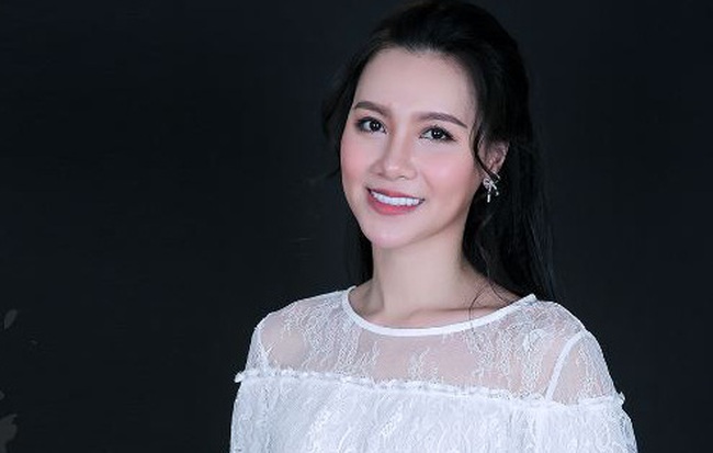 Không chỉ Đức Phúc, MC Minh Hà cũng có câu chuyện giấu kín về thẩm mỹ