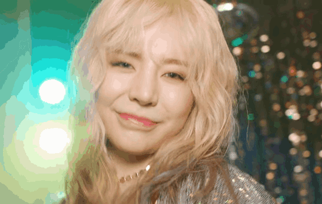 Sunny khoe diện mạo mới lạ lẫm trong clip nhá hàng 10 năm của SNSD