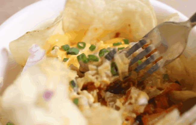 Nâng cấp snack khoai tây với sốt kim chi phô mai ngon không cưỡng nổi