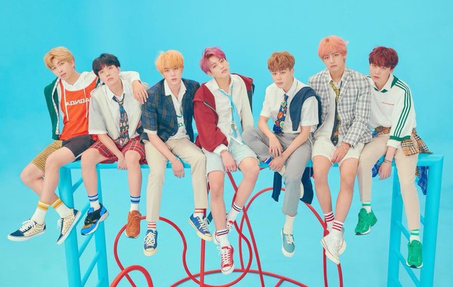 Nhìn loạt ảnh tiếp theo cho album mới của BTS, fan đoán ca khúc chủ đề sẽ dễ thương hơn Fake Love