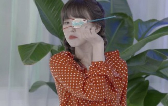 Fan lo lắng khi Wendy (Red Velvet) gặp tai nạn sân khấu đến nỗi phải băng một mắt ngay thời điểm nhóm vừa trở lại