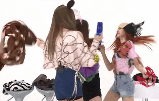 Black Pink sau 2 năm ra mắt: Ít đi show nhưng độ lầy thì không phải dạng vừa!