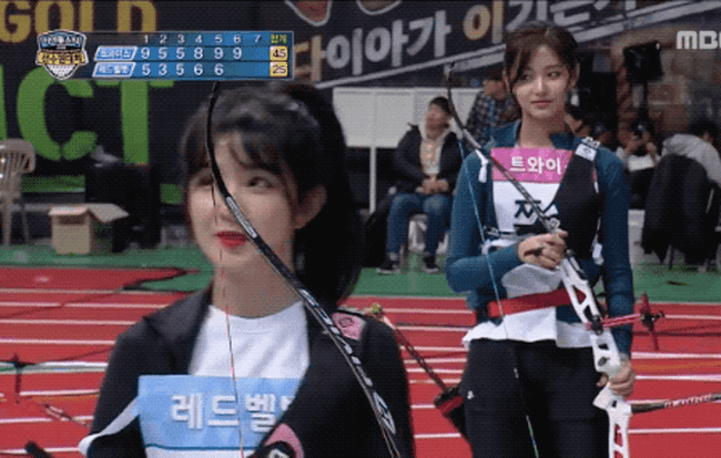 Irene (Red Velvet) & Tzuyu (TWICE) cùng thi bắn cung: Ai tỏa sáng hơn?