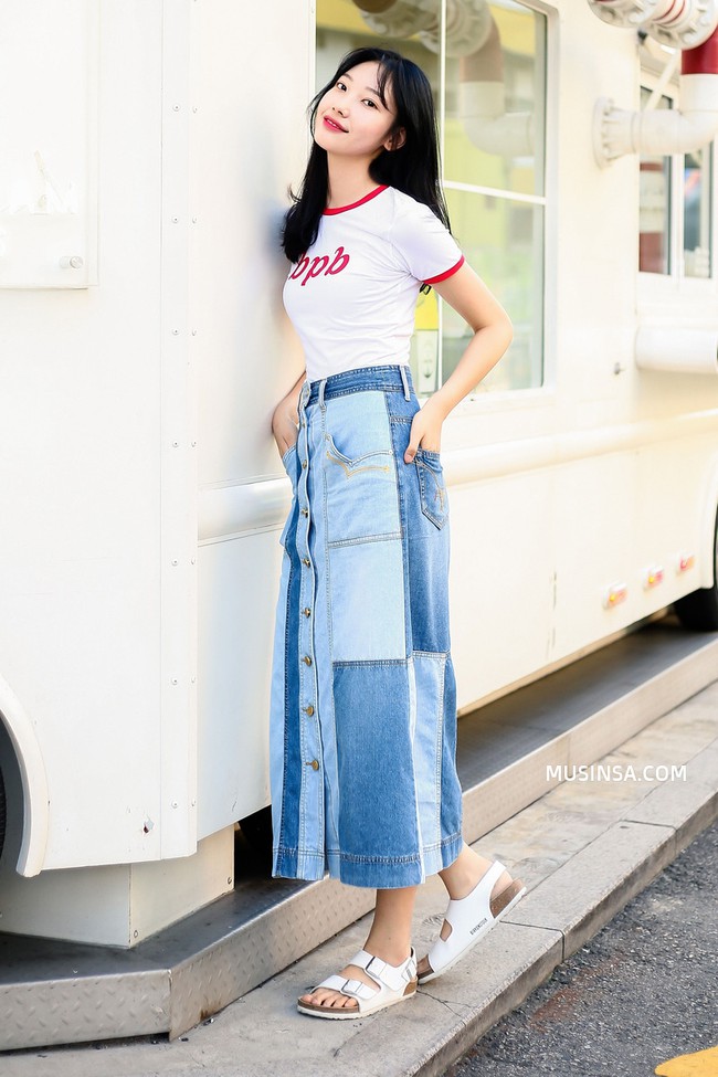 Giới trẻ thế giới c&ugrave;ng kết nổ đĩa mũ lưỡi trai trong street style tuần qua - Ảnh 2.