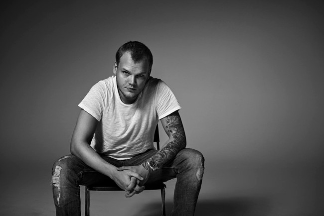 Avicii “bỏ túi” 1 tỷ view với MV “Wake Me Up” trước khi chính thức giải nghệ - Ảnh 1.