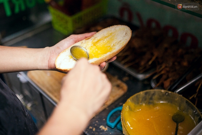 Đ&acirc;y ch&iacute;nh l&agrave; 3 phi&ecirc;n bản b&aacute;nh m&igrave; đang hot nhất ở S&agrave;i G&ograve;n b&acirc;y giờ - Ảnh 6.