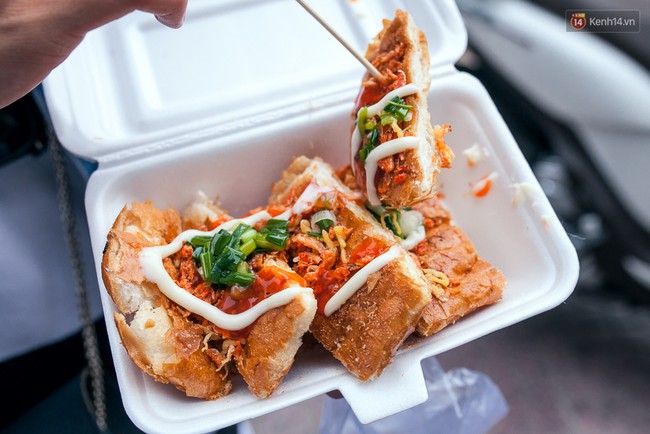 Đ&acirc;y ch&iacute;nh l&agrave; 3 phi&ecirc;n bản b&aacute;nh m&igrave; đang hot nhất ở S&agrave;i G&ograve;n b&acirc;y giờ - Ảnh 17.