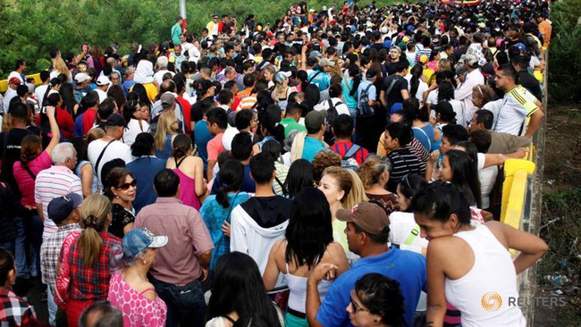 Đây là hình ảnh hàng chục nghìn người Venezuela đổ xô vượt biên sang nước khác vì ĐÓI - Ảnh 6.