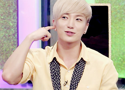 leeteuk-gui-tin-nhan-cho-idol-nu-luc-3h-sang