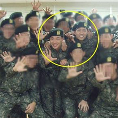 Hình ảnh đầu tiên của Leeteuk (Suju) trong quân ngũ 1