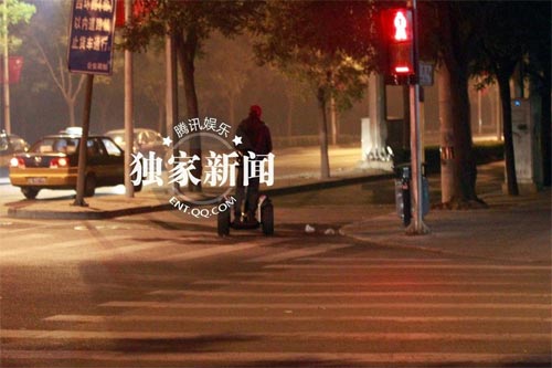 Trương Hinh Dư bị bạn trai bỏ rơi sau cuộc hẹn khuya 3