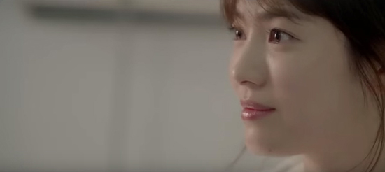 Song Joong Ki giở m&aacute;nh t&aacute;n đ&agrave;n chị Song Hye Kyo khiến fan nữ ngất ng&acirc;y - Ảnh 3.