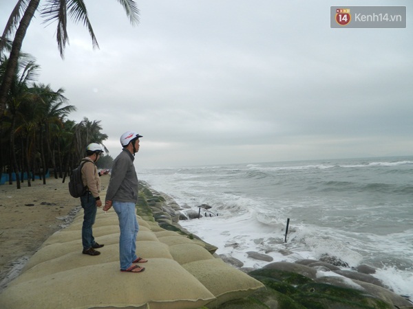 Trắng đ&ecirc;m cứu biển Cửa Đại - Ảnh 10.