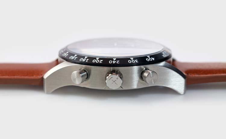 Đồng hồ đeo tay giá rẻ dành cho dân mê xe đua - Ảnh 8. Đồng hồ đeo tay giá rẻ dành cho dân mê xe đua - Ảnh 8.