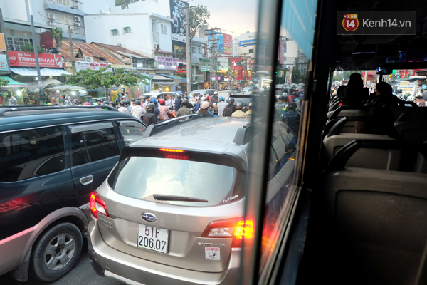 Tại sao khách thì mệt mỏi tìm xe, còn tuyến xe buýt duy nhất tại sân bay Tân Sơn Nhất lại luôn ế khách? - Ảnh 6.