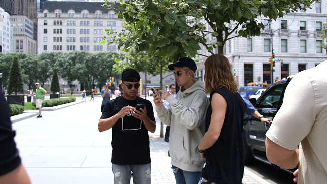 Đến cả Justin Bieber cũng chơi Pokémon GO - Ảnh 2.