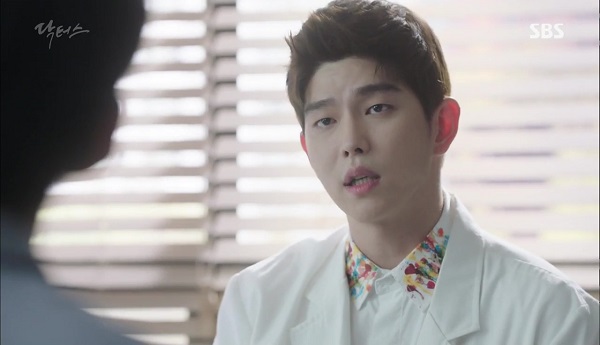 “Doctors”: Vừa từ chối Lee Sung Kyung, Yoon Kyun Sang đã bị bà cô cưa cẩm - Ảnh 32.