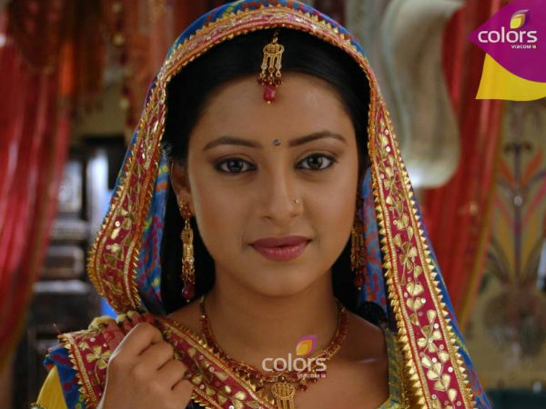 Pratyusha Banerjee từng cảm thấy v&ocirc; c&ugrave;ng &aacute;p lực khi đ&oacute;ng C&ocirc; D&acirc;u 8 Tuổi - Ảnh 1.