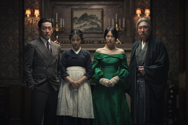 Phim đồng tính nữ “The Handmaiden” mới công chiếu đã gây bão phòng vé Hàn - Ảnh 1.