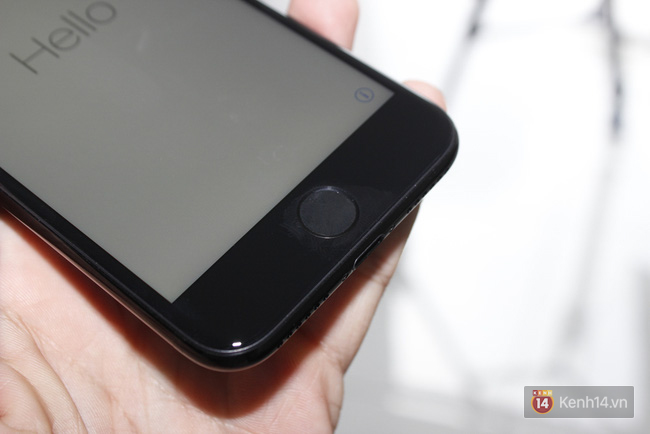 Đã có iPhone 7 đen bóng đầu tiên tại Việt Nam: Đẹp bóng bẩy! - Ảnh 12.
