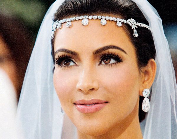 Nữ hoàng thị phi Kim Kardashian có gì tốt đẹp mà đến 87 triệu người hâm mộ cuồng nhiệt? - Ảnh 8.