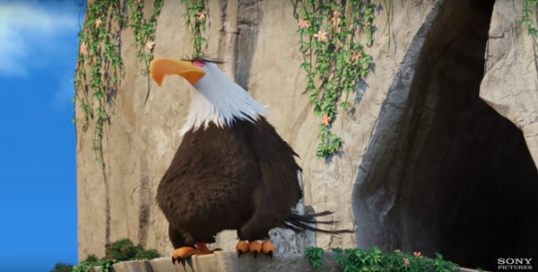 Cười lăn v&igrave; sự ngớ ngẩn của bộ ba Red, Chuck v&agrave; Bomb trong trailer mới của The Angry Birds Movie - Ảnh 4.