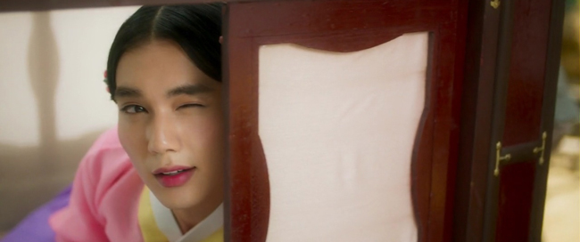 Yoo Seung Ho giả g&aacute;i đi&ecirc;u luyện, c&ugrave;ng Xiumin (EXO) l&agrave;m tr&ugrave;m lừa đảo - Ảnh 4.