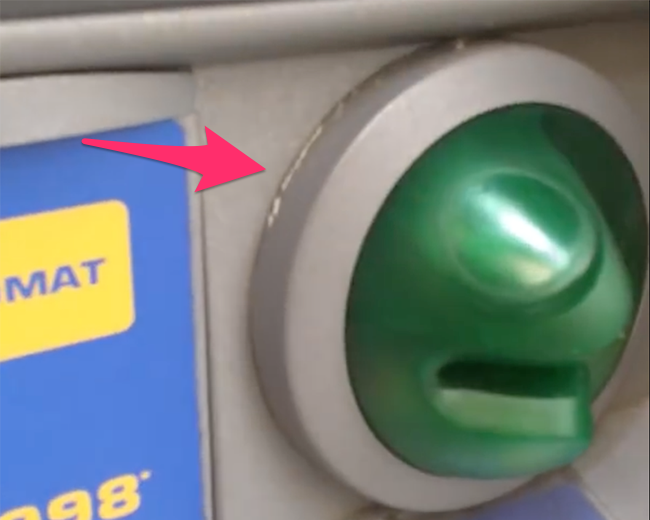 Soi kỹ chi tiết này ở máy ATM nếu không muốn tự nhiên mất tiền oan - Ảnh 3.