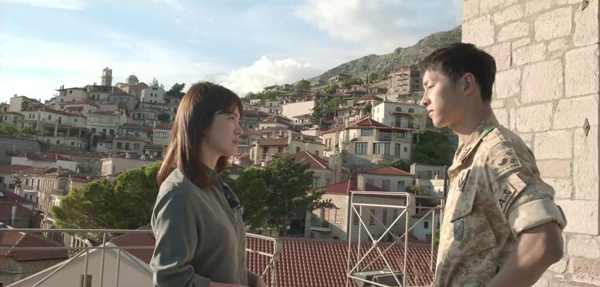 Cảnh hậu trường phim của Song Joong Ki - Song Hye Kyo được tung ra gây tò mò - Ảnh 5.