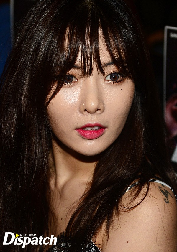 HyunA diện đồ trễ nải, người đẹp dao kéo Hong Soo Ah nổi bật tại Tuần lễ thời trang Seoul - Ảnh 4.